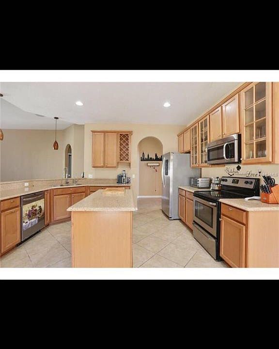 1st image of 1932 Acacia Dr