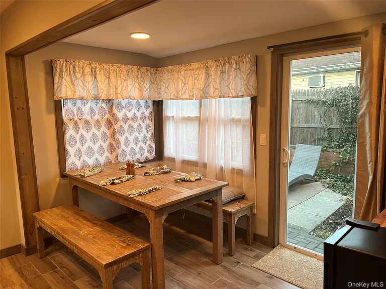 824 W Main St — Photo 19