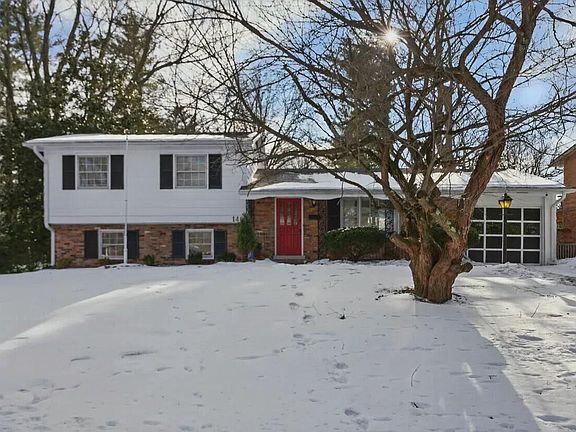 2nd image of 140 Vanderbilt Dr