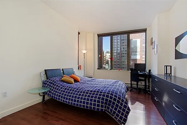 Rented by Corcoran | media 22