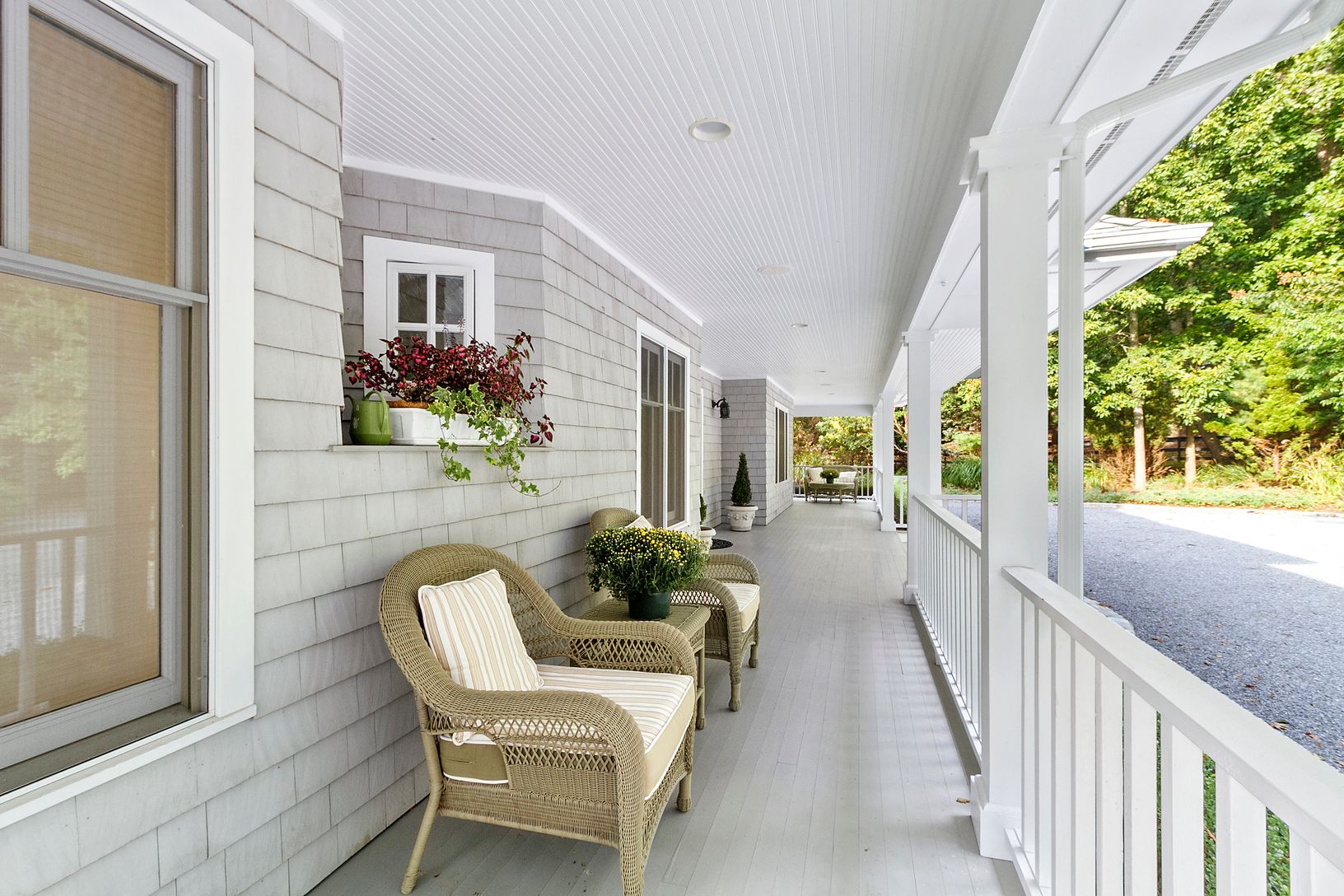  Charming Covered Front Porch