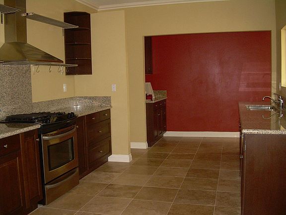 5th image of 612 E Olive Ave