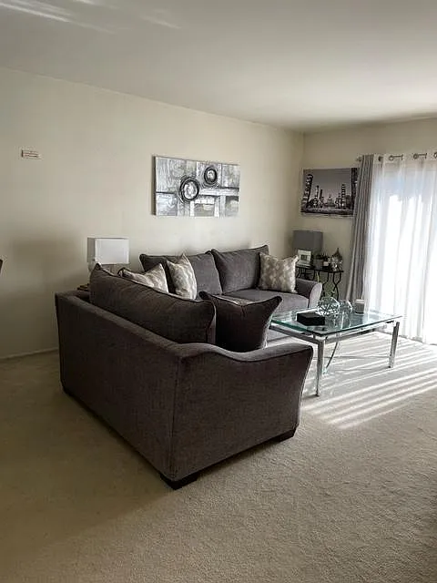 Building Photo - 300 S Desplaines St #2