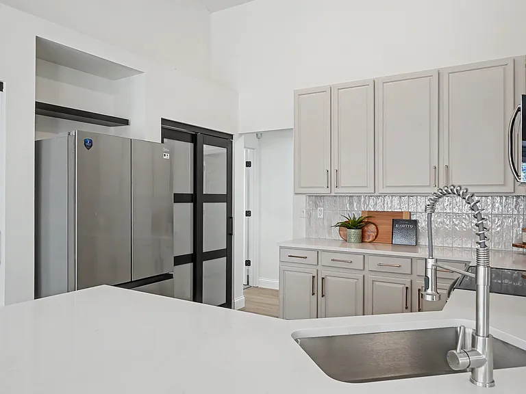8003 Knights Crossing Dr — Photo 16