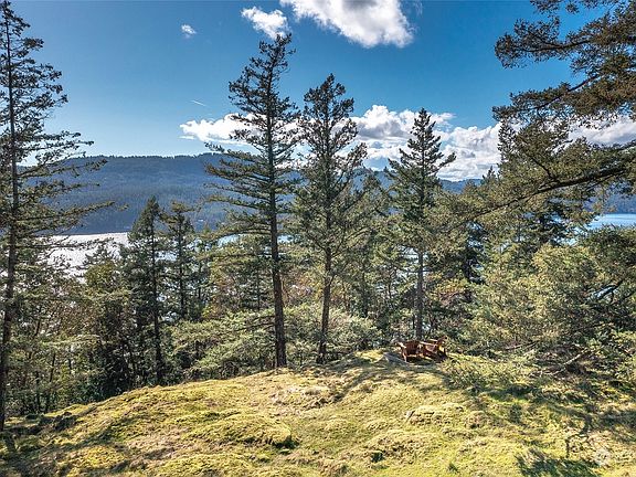 3rd image of 936 Palisades-Lot 40 Drive
