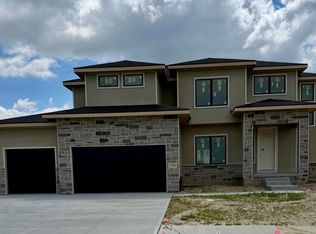 5719 199th St, Elkhorn, NE 68022
