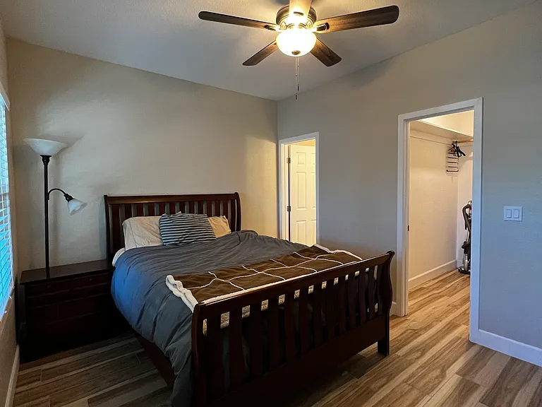 1432 E Saint Catherine Ave — Photo 11