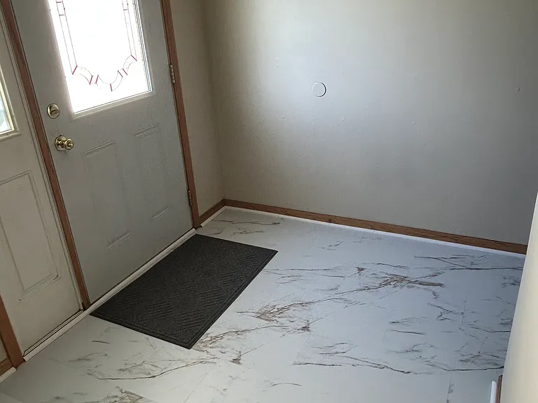 7079 Sue Ct — Photo 4