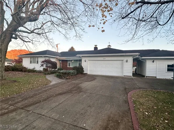 2210 Willie St, Saint Marys, WV 26170