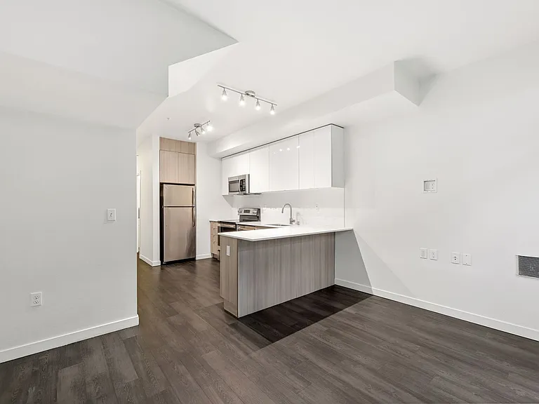 Welcome to Dexter Hayes! Modern convenience with exceptional views! — Photo 55
