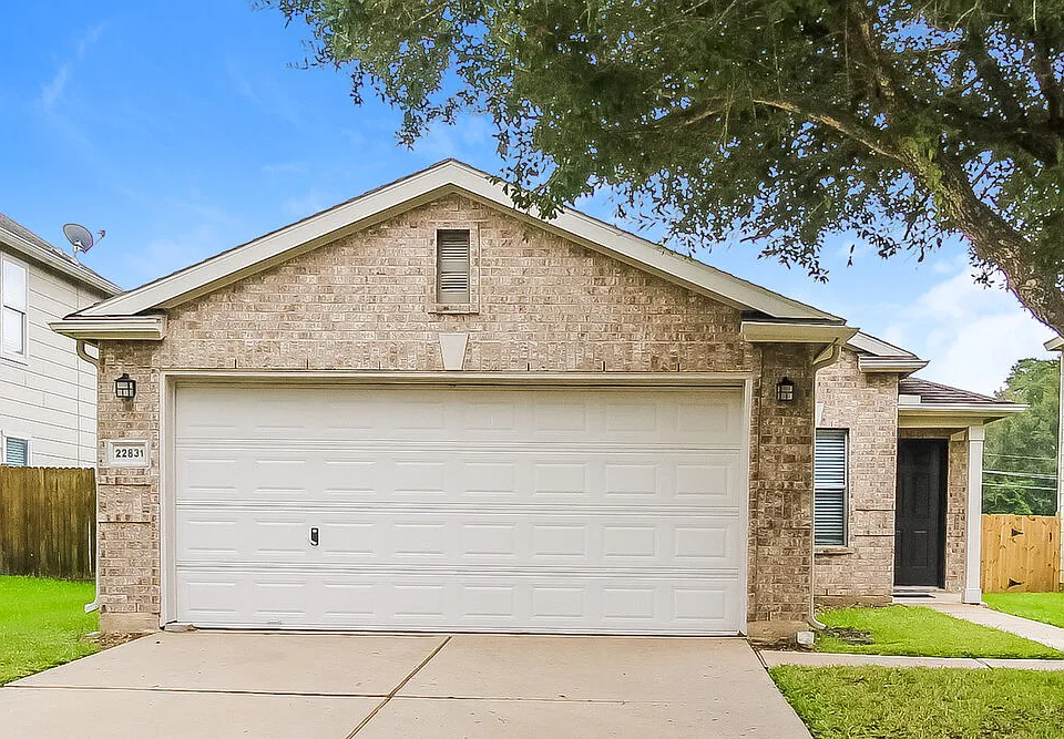 22831 Twisting Pine Dr