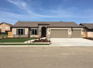 63 N Brehler Ave, Sanger, CA 93657