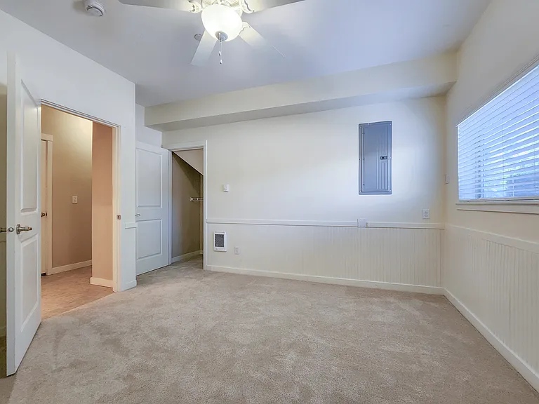 12838 NW Clement Ln — Photo 9
