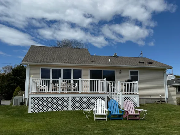 https://photos.zillowstatic.com/fp/b5be312993149a4b0b3716c05712d3b4-p_e.webp