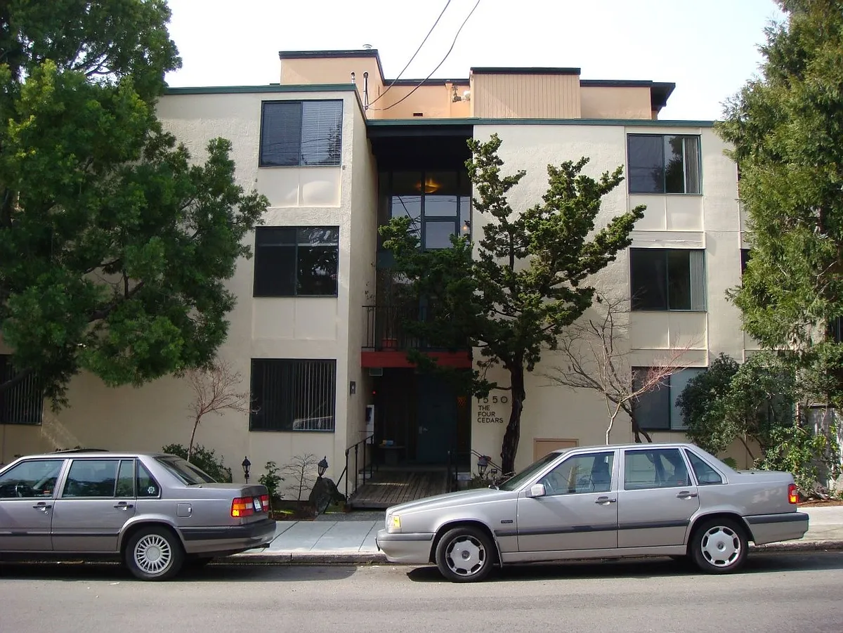 Building Photo - 1550 Walnut St #10