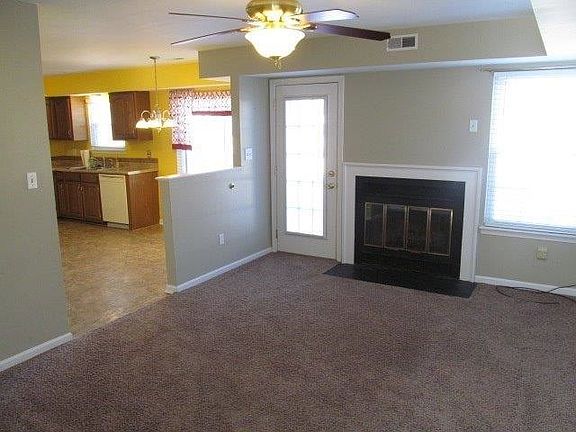 4th image of 101 Wallace Ct