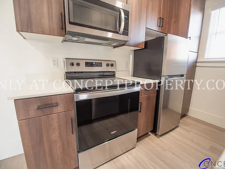 Clairmont — Photo 34