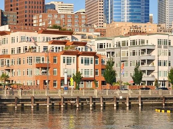 1950 Alaskan Way - "The Lumiere"