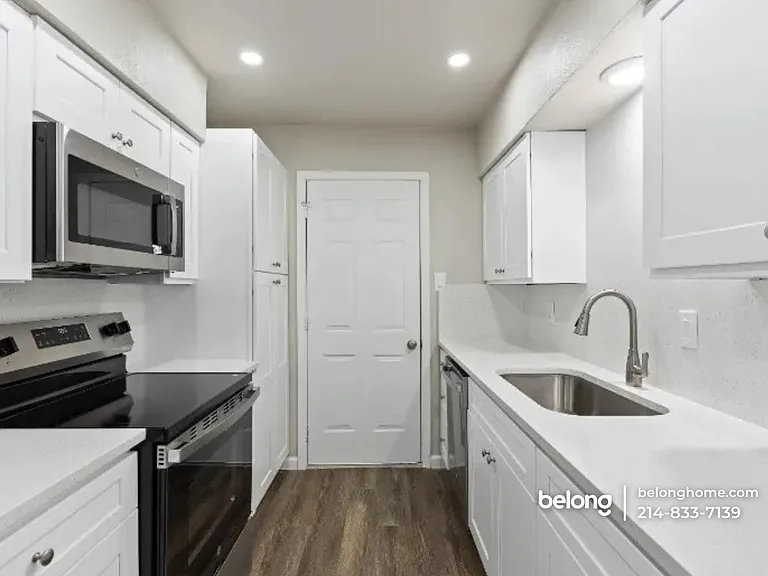 819 Wateka Way — Photo 8