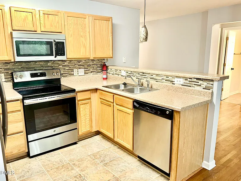2800 Trailwood Pines Ln — Photo 5