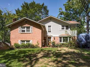 11918 Renwood Ln, Rockville, MD 20852