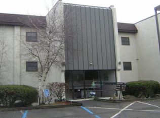 146 Foxfire Dr APT 302, Mount Pocono, PA 18344