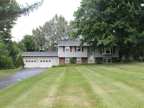 2081 Penfield Walworth Rd, Walworth, NY 14568