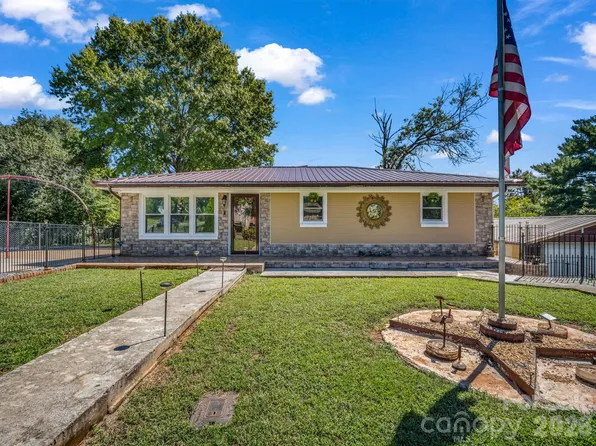 191 Sycamore St, Forest City, NC 28043