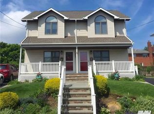 9 Kirkwood Rd, Port Washington, NY 11050