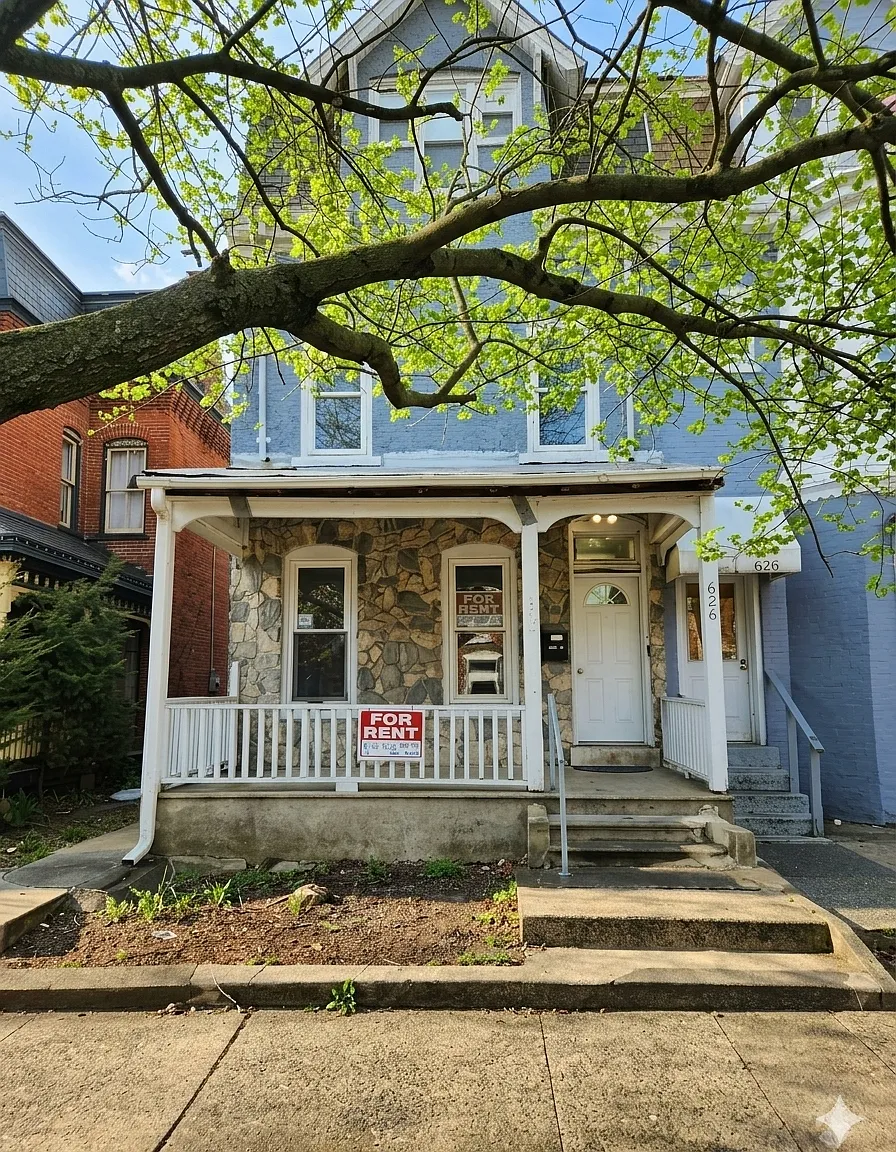 2 bed, 1.5 bath, 1400 sqft, $1,600 — Photo 2