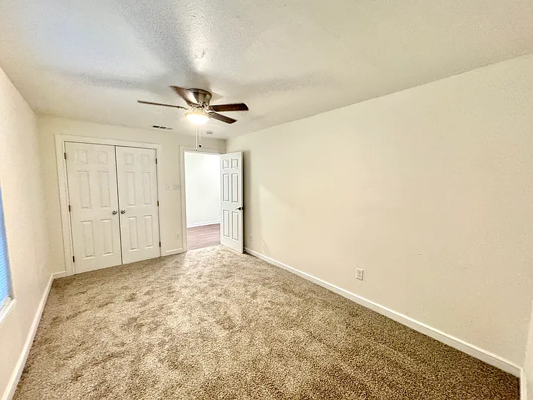 4562 Mexicana Rd — Photo 10
