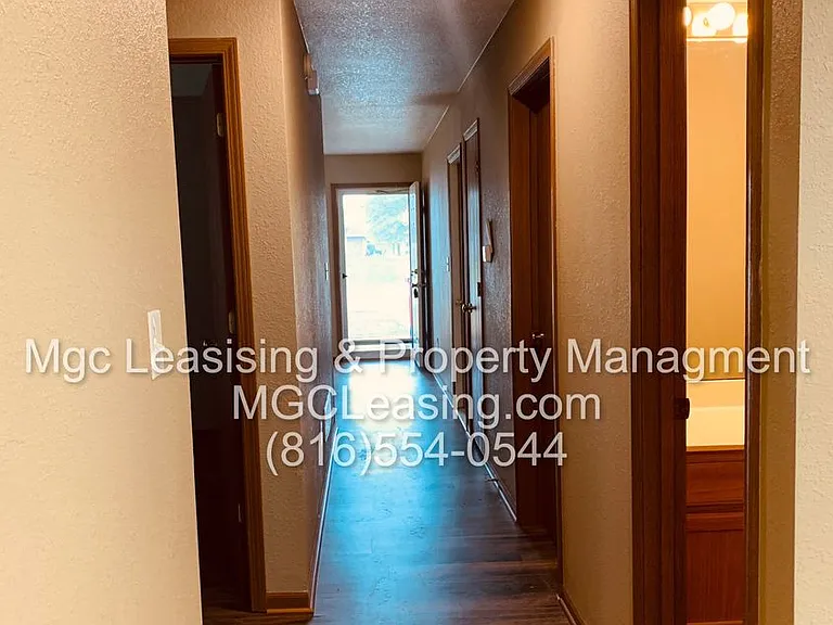 204-206 NW Parker Dr — Photo 7