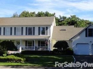 9 Redbridge Ct, Setauket, NY 11733