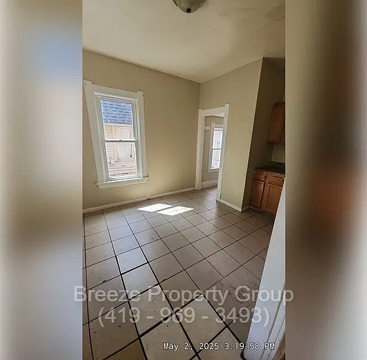 3 bed, 1200 sqft, $1,045 — Photo 3