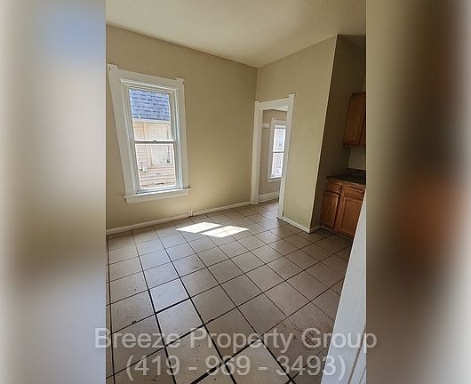 3rd image of 1413 Colburn St