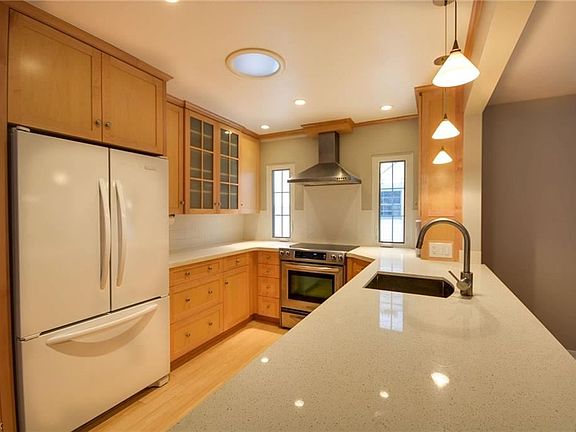 5th image of 2756 Tonawanda Dr