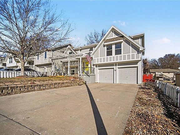 3rd image of 4824 NE 47th St