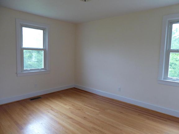 5th image of 5376 Franklin St