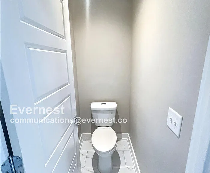 2116 Courtney Ave — Photo 10
