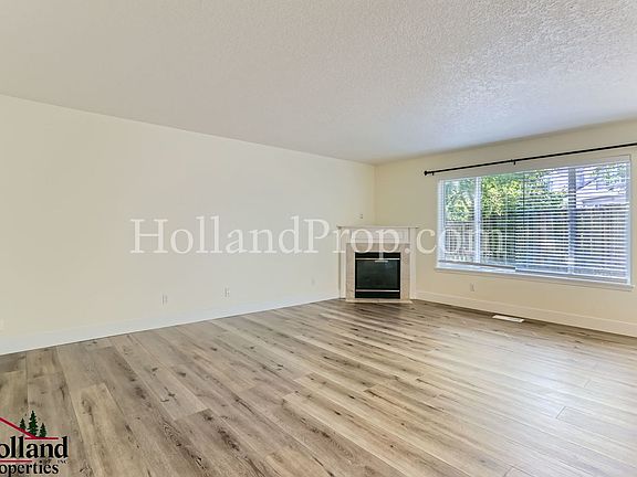 5th image of 1244 NE Kinney St