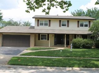 68 Kendal Rd, Elk Grove Village, IL 60007
