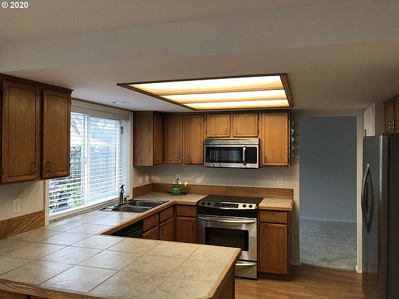 4th image of 3518 NE 157th Ave