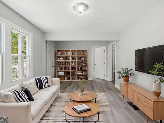 2nd image of 215 Moreland Way