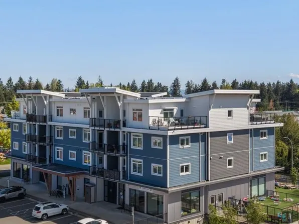 695 Aspen Rd, Comox, BC V9M 3P5