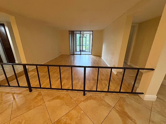 2nd image of 3730 INVERRARY Drive #1W