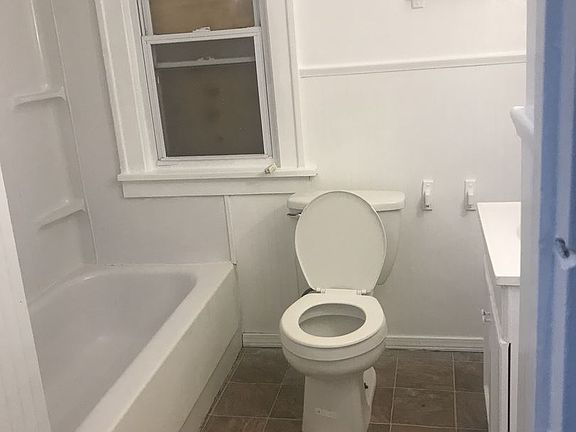 2nd image of 14210 Glendale Ave