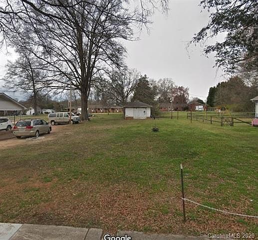 2nd image of 21405 Hickory St