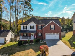 7421 Openview Ln, Corryton, TN 37721