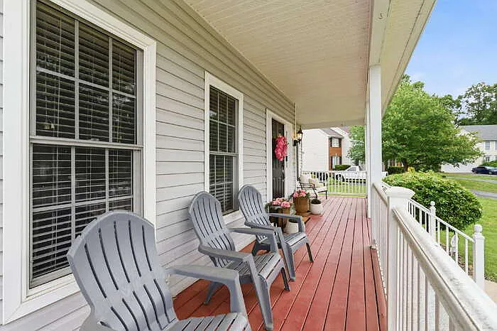 607 Green Garden Cir — Photo 5