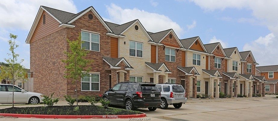 1st image of 301 Sw Pkwy #321